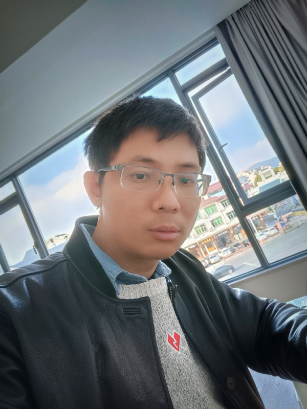 也许只是缺少一个拥抱的第二张照片--惠安相亲网